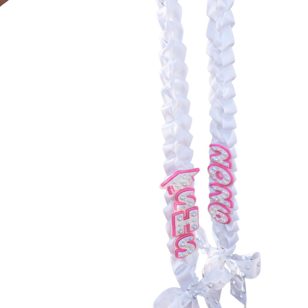 Pearl Graduation Lei